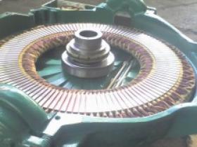 带Resolver旋转变压器的通力电梯主机更换轴承,图片罕见!