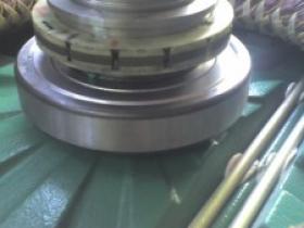 带Resolver旋转变压器的通力电梯主机更换轴承,图片罕见!