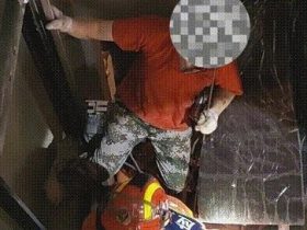 惊险！山东一电梯安装工人不慎掉进井道！