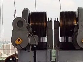 30吨以上货梯采用双主机还是单主机技术合适？