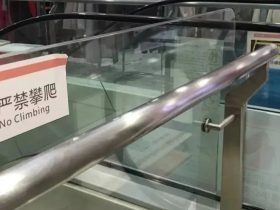 自动扶梯加装防坠落措施的探讨