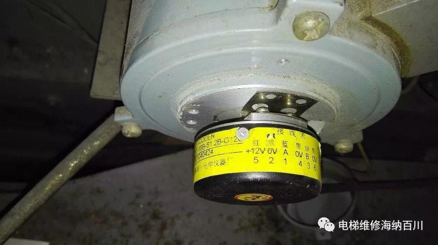 三菱GPS电梯关门异常故障