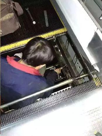 曾经电梯也是个很体面的工作! 曾经电梯也是个很体面的工作!
