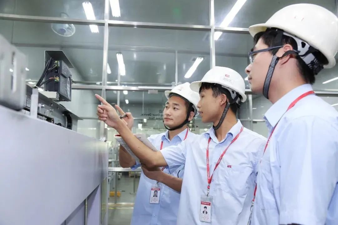 一台电梯的正常使用寿命有多长？十年的电梯是否应该换了？
