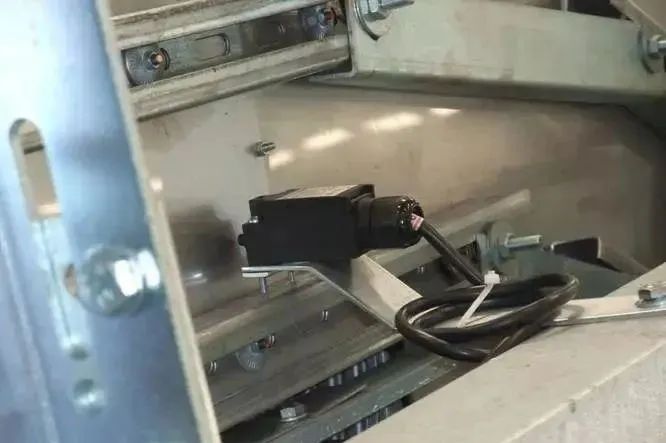 自动扶梯有哪些安全保护装置（图文）