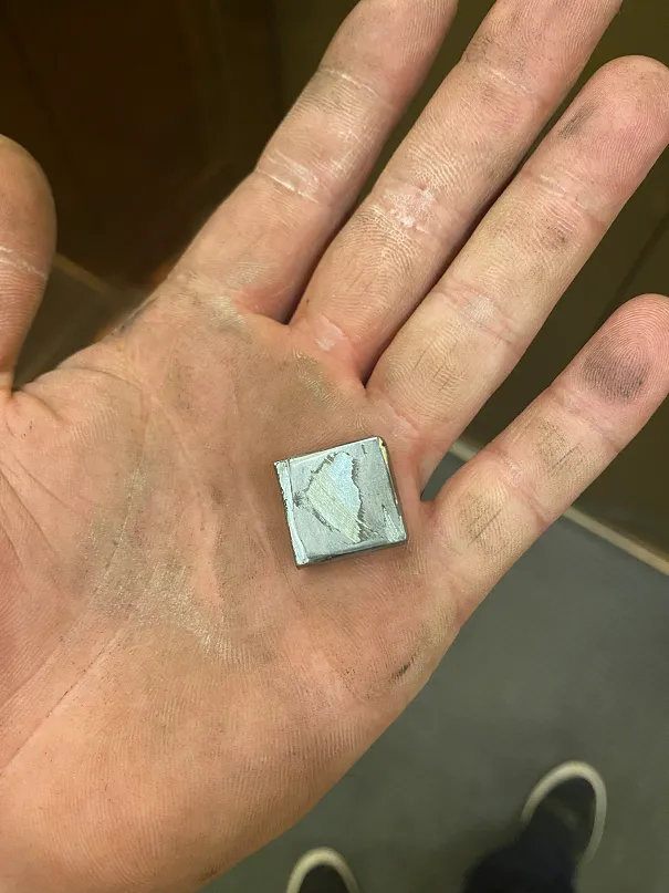 这个电梯制动器隐患第一次发现！想想都可怕！