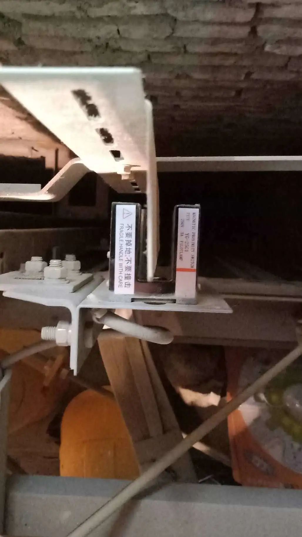 三菱电梯常见死机现象分析 三菱电梯常见死机现象分析