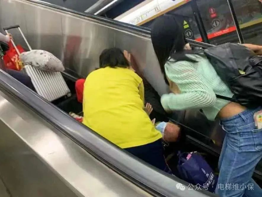 接连2起扶梯事故！新一轮扶梯大检查估计要来了！