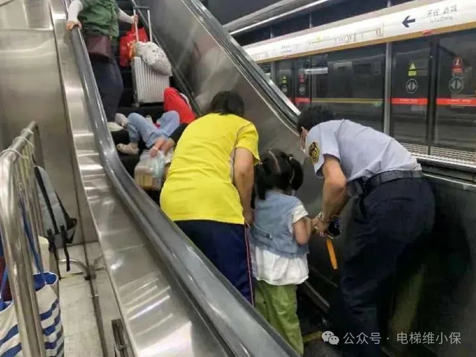 接连2起扶梯事故！新一轮扶梯大检查估计要来了！