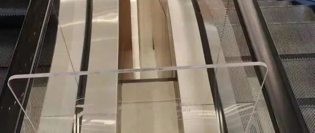 调查｜山东一女孩高坠身亡！商场防坠落，细节有待加强