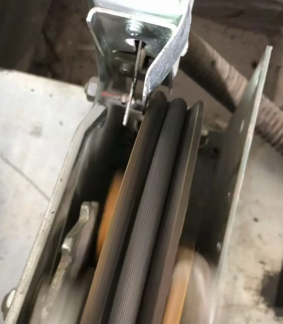 天冷了,电梯钢丝绳去油泥神器来了! 天冷了,电梯钢丝绳去油泥神器来了!